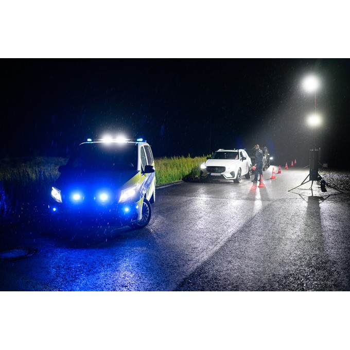 Sistem telescopic de iluminare temporara 320W - 45.000 lumeni - cu acumulator